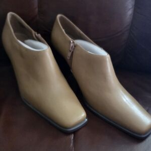 Chic Tan Ankle Booties